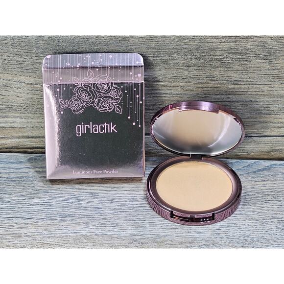 Girlactik Luminous Face Powder Light Full Size - Picture 1 of 3